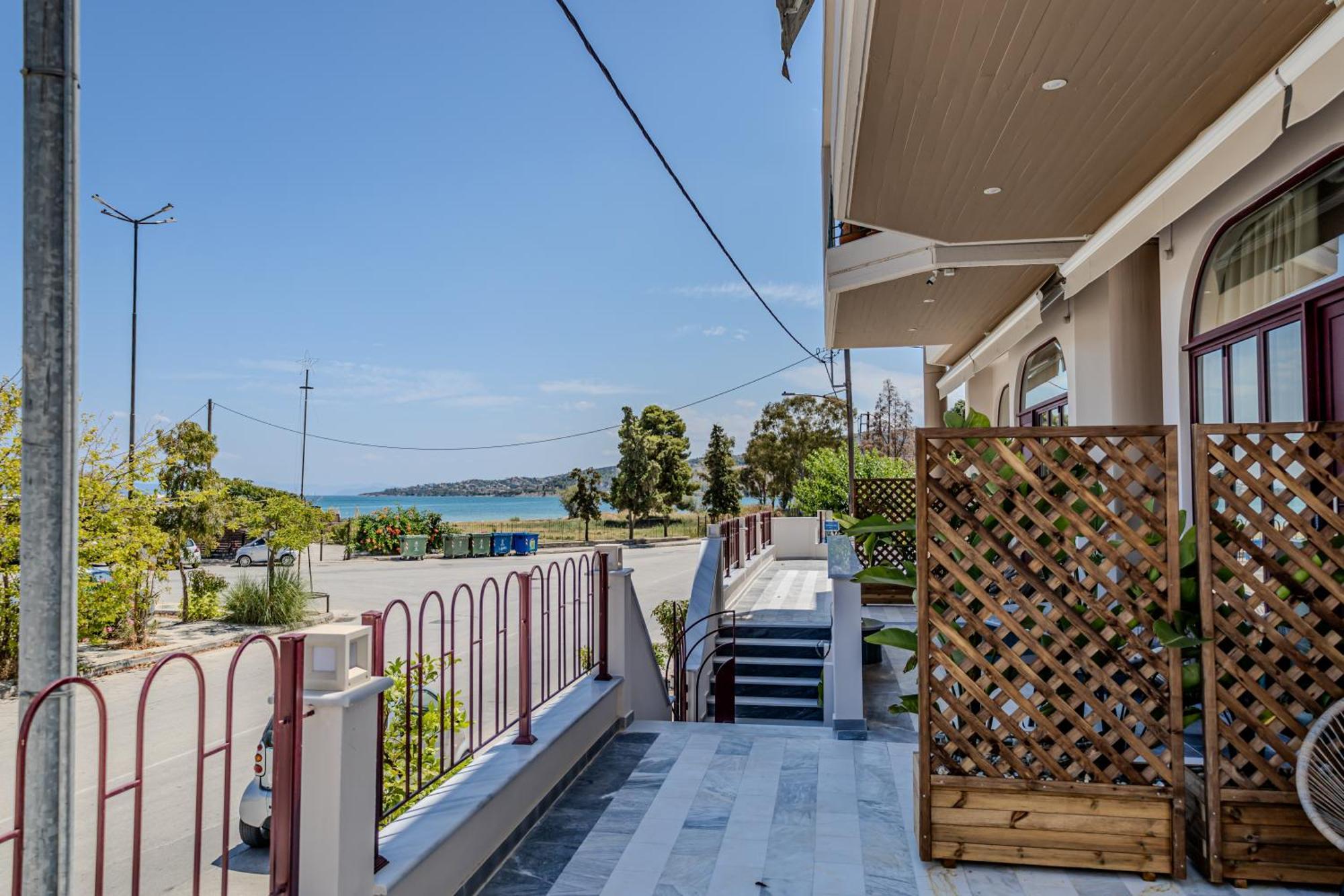 Take Me Here With A Sea View By Salt Apartments Volos Exterior photo